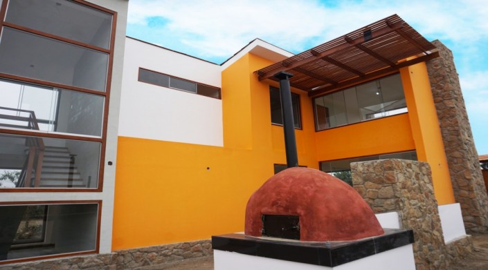 EXTERIORES Y ZONA DE PARRILLA