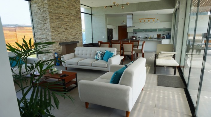 INTERIOR - SALA